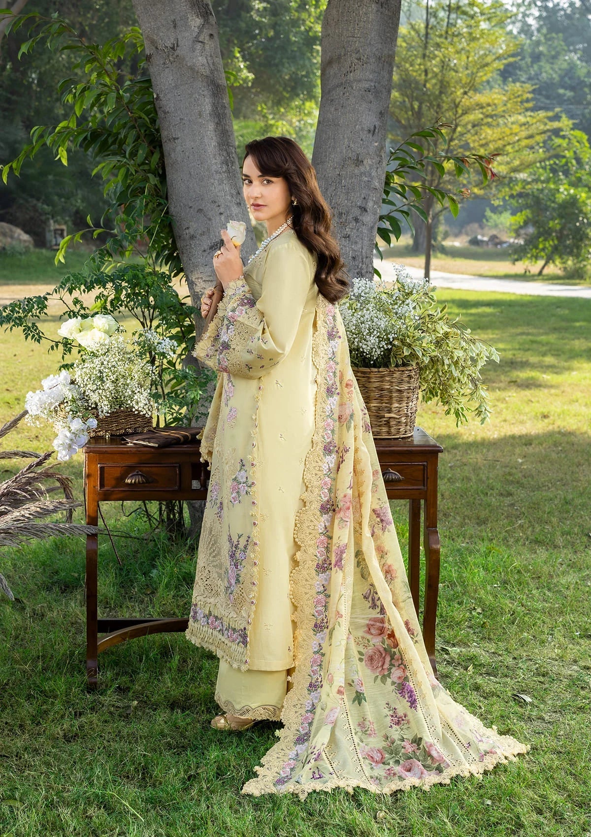 Elaf Luxury Lawn – ELY-05 SOUCI