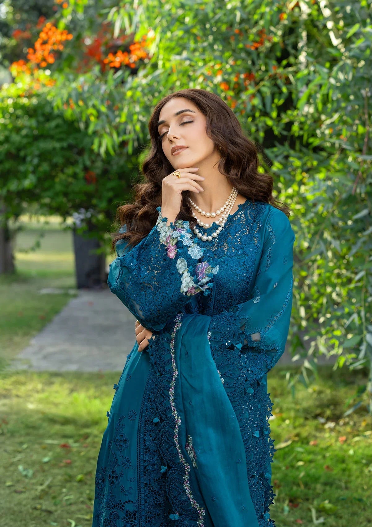 Elaf Luxury Lawn – ELY-06 SAPPHIRE