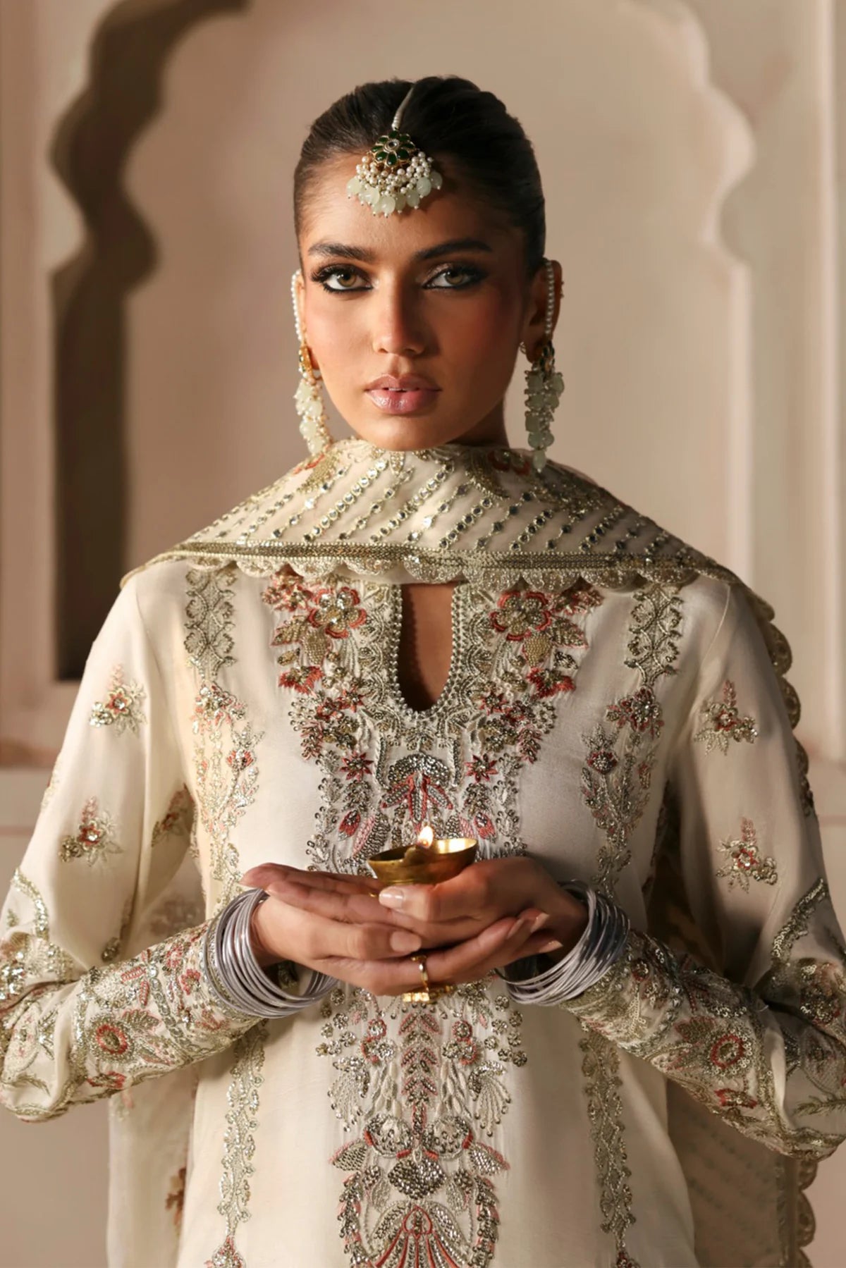 Arjumand – Afrozeh
