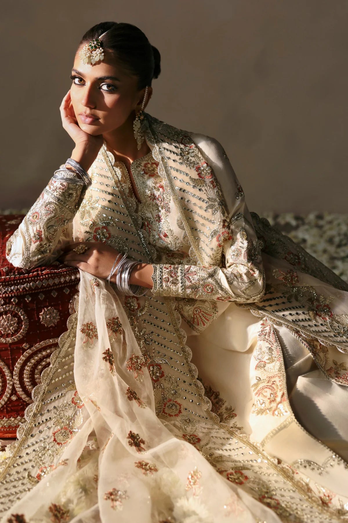 Arjumand – Afrozeh