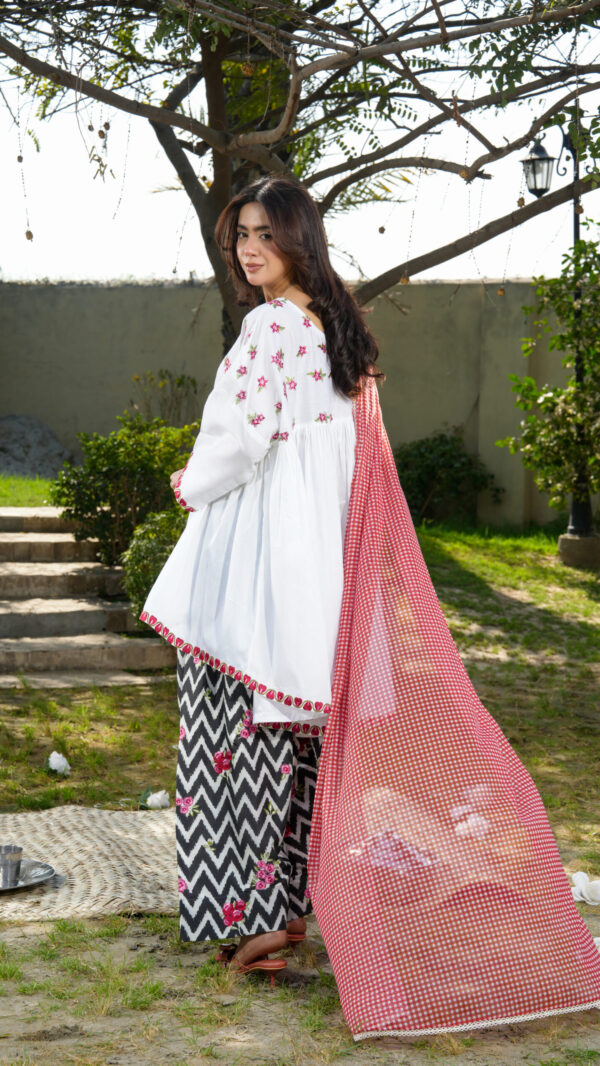 Ghazal Embroidered Summer Lawn Vol 1 2026 | House of Mist | HMGZ-LL26-05